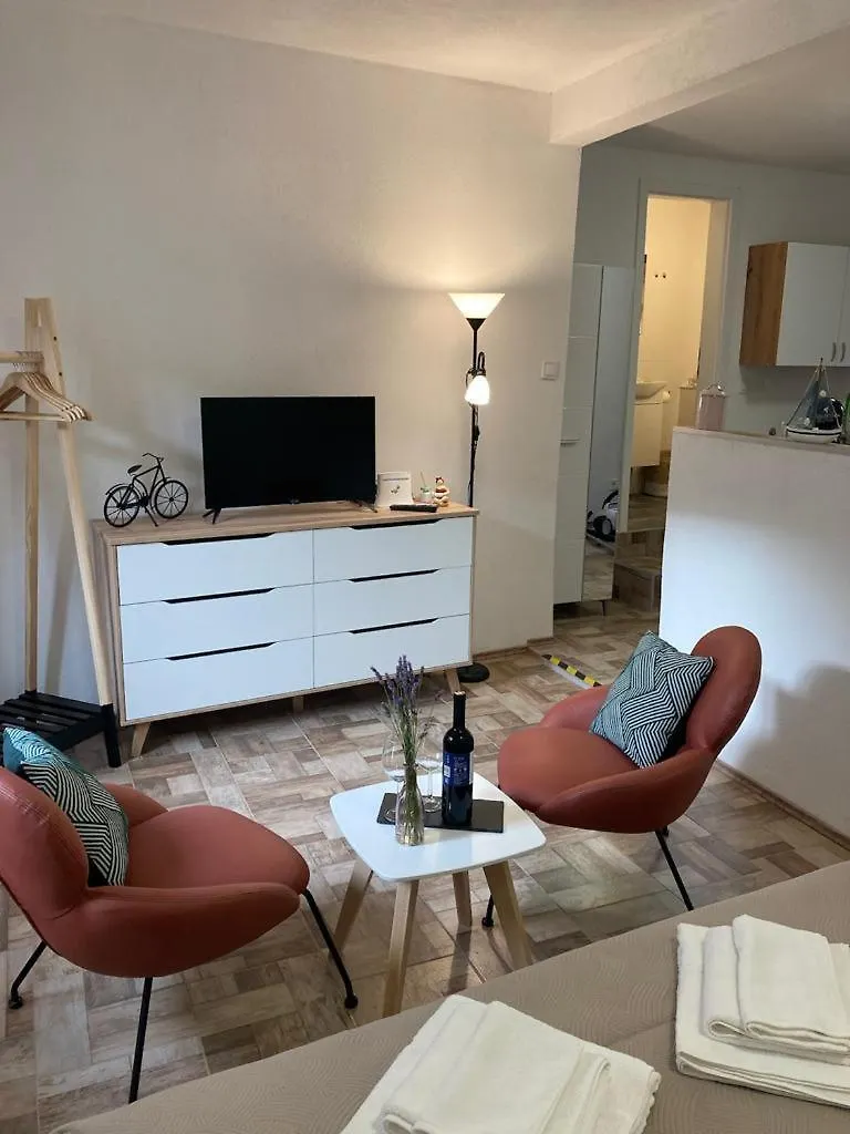 Studio Apartment Mezo Near Diocletian Palace 스플리트 0*,  크로아티아