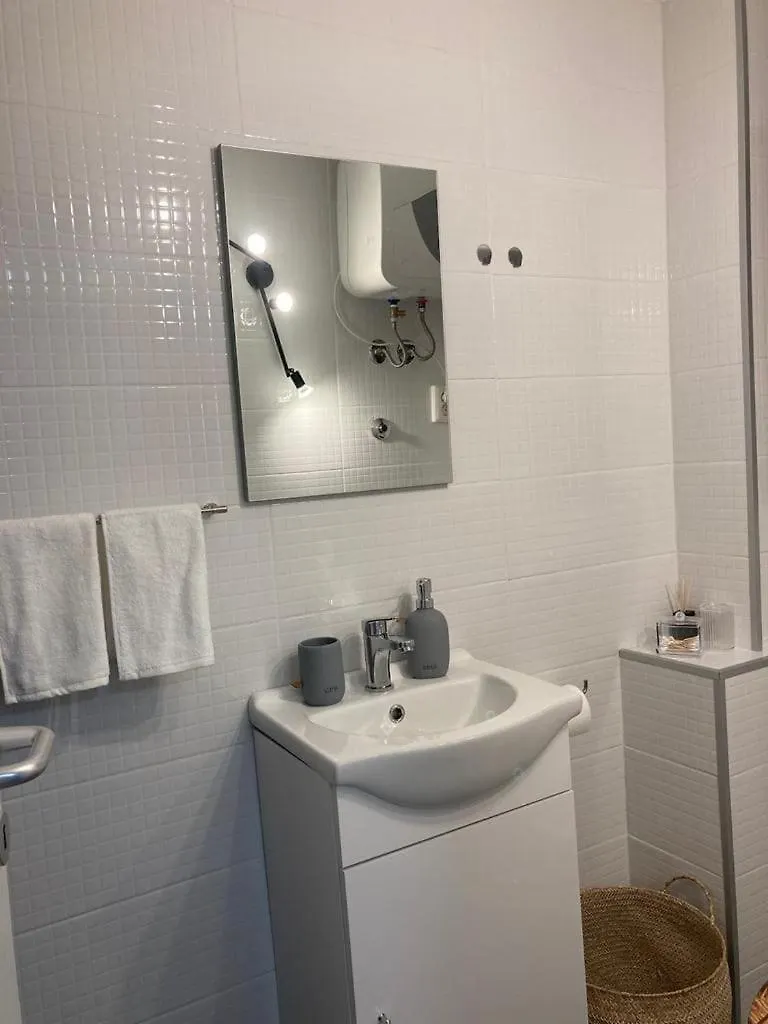 Studio Apartment Mezo Near Diocletian Palace 스플리트