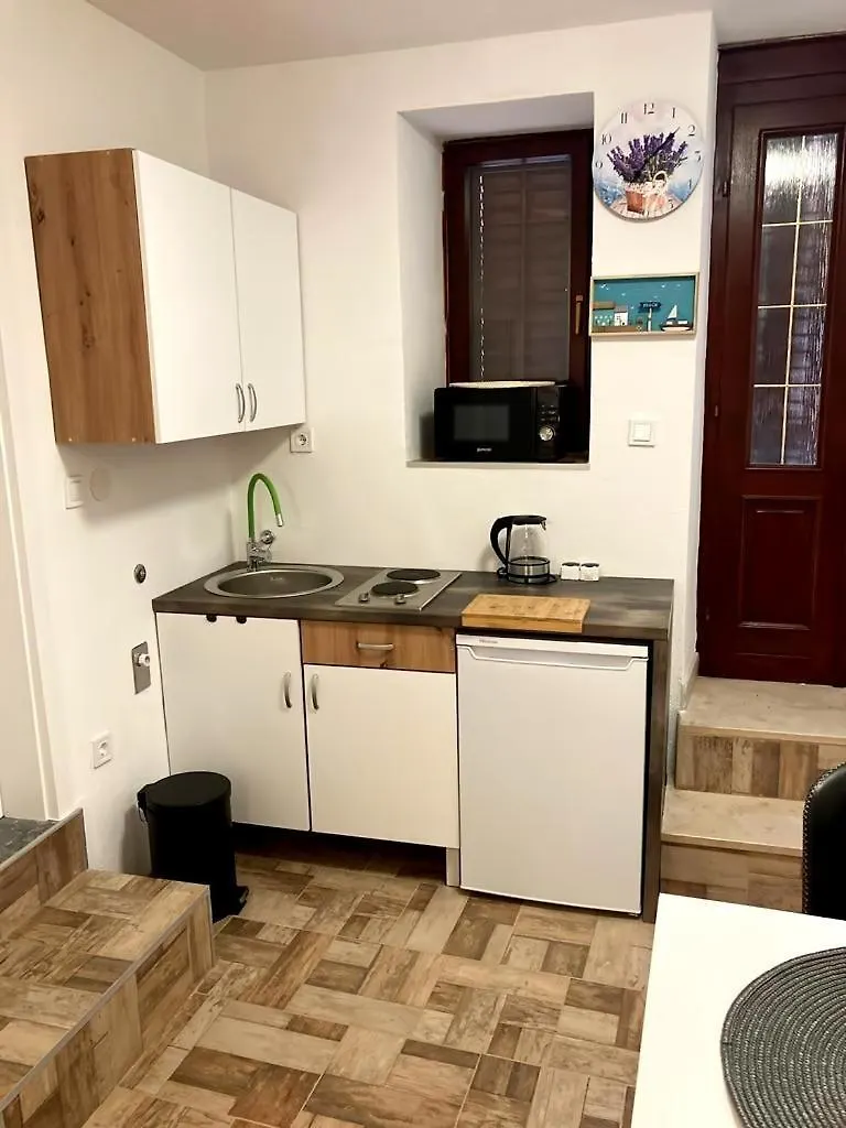 Studio Apartment Mezo Near Diocletian Palace 스플리트